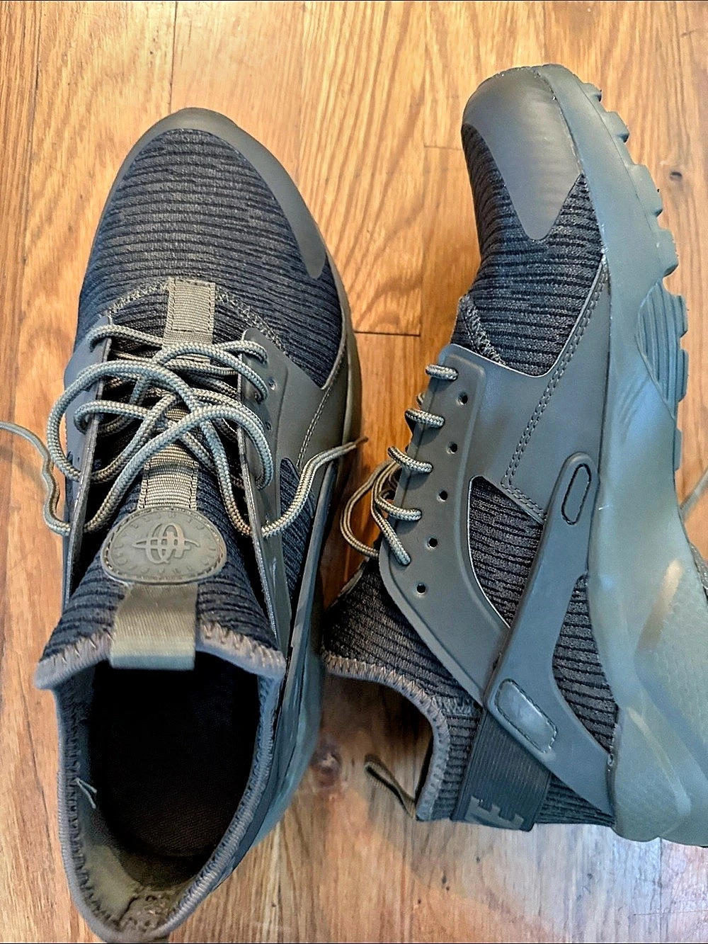 Nike Air Huarache Runner Cargo Khaki Sneakers
